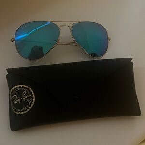 Blue ray ban aviators with case and cleaning cloth
